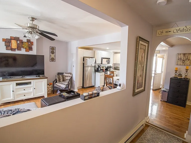 58 Marion St — Photo 3