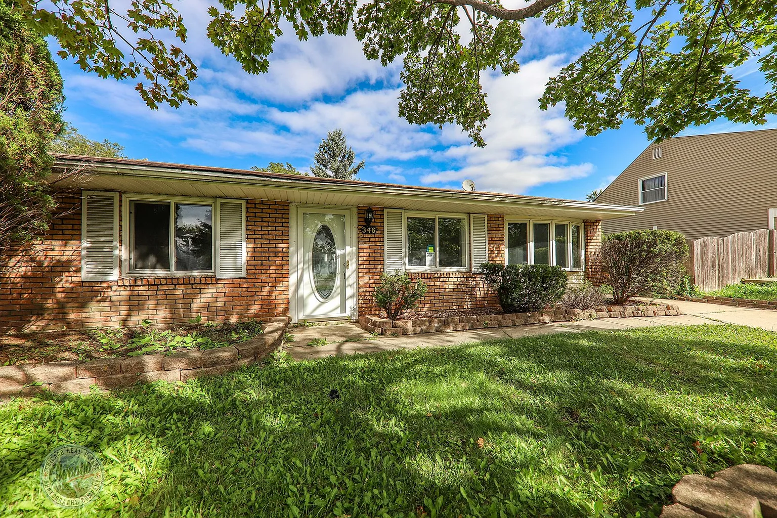 346 Deerfield Dr photo 1