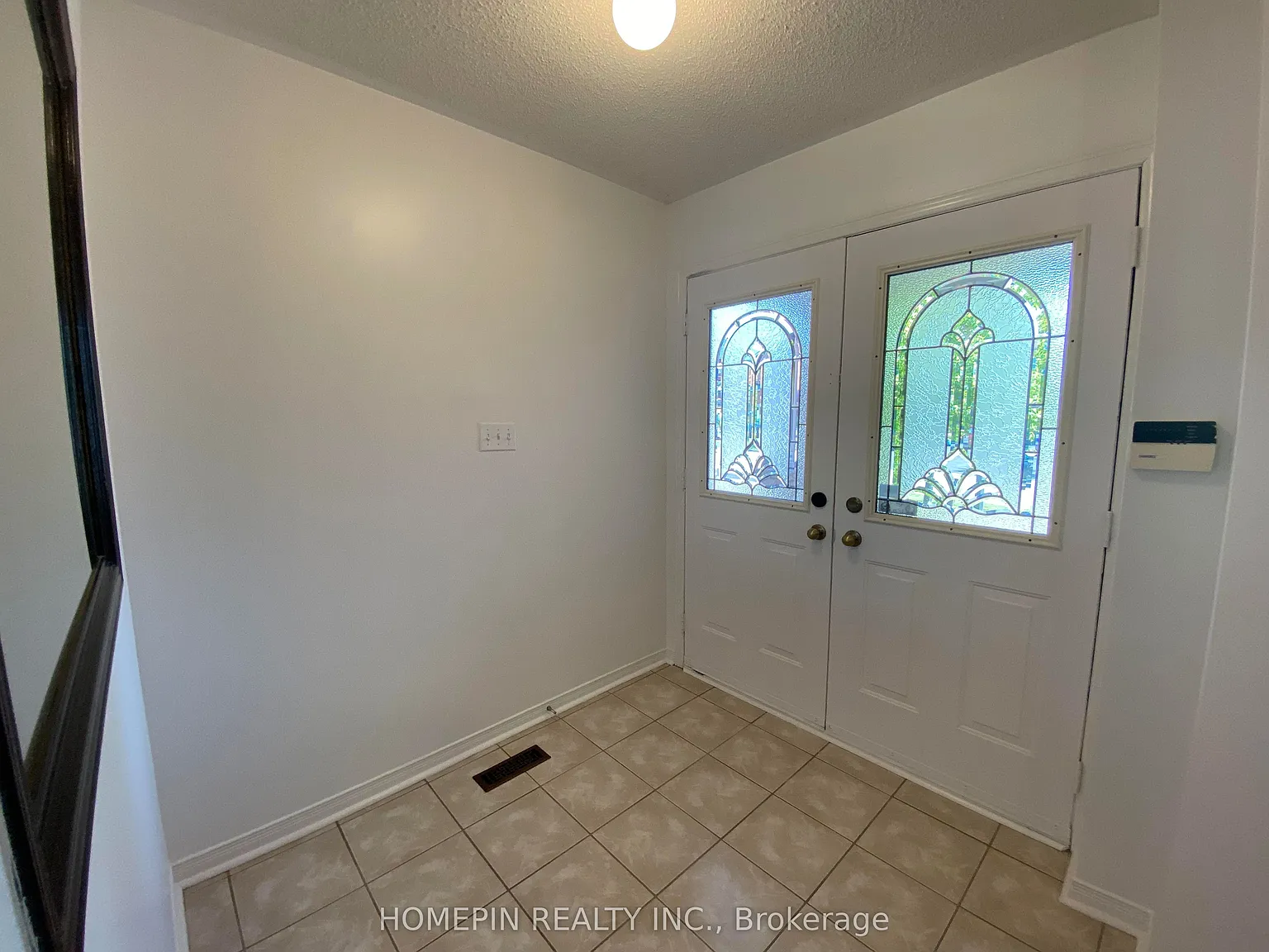 3 bed, $3,600 — Photo 2