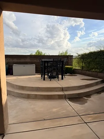 2540 E Desert Cliff Dr — Photo 3