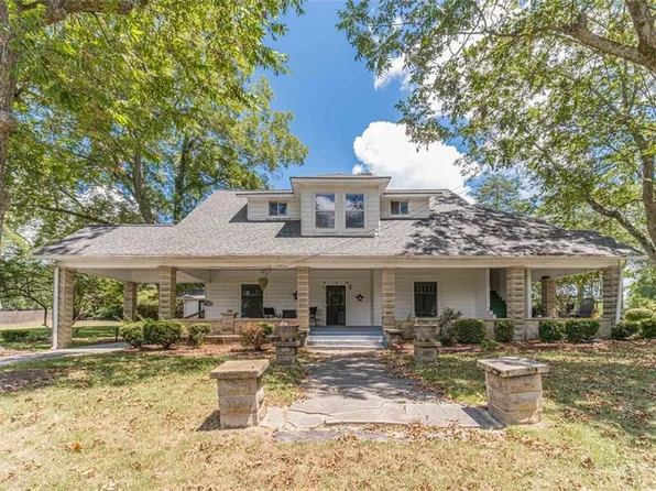 284 Covington St, Loganville, GA 30052