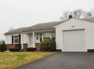 25 Ferncrest Dr, Riverside, RI 02915