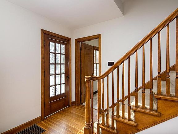 4th image of 1041 Avondale Ave