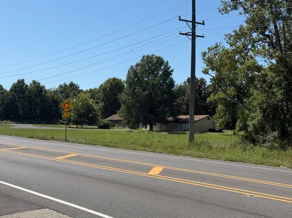 7832 Old Route 13, Marion, IL 62959