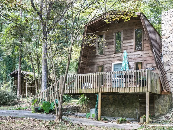 369 Normandy Trl, Lavonia, GA 30553