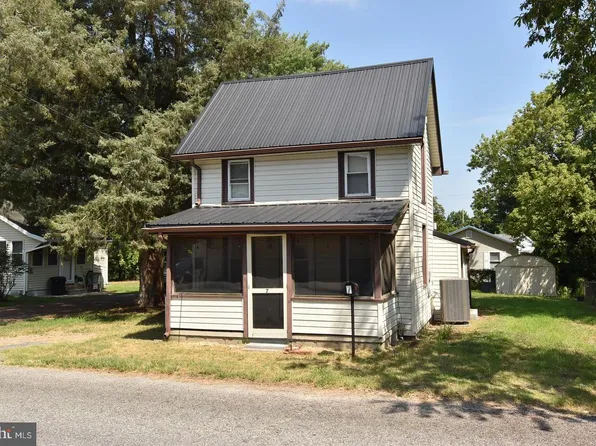 7 W 7th St, Blades, DE 19973