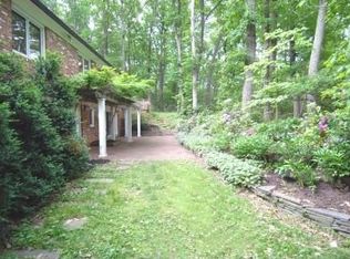 2040 Hunter Mill Rd, Vienna, VA 22181