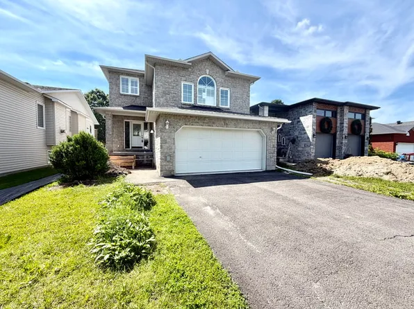 291 Stiver St #A, Russell, ON K4R 1G8