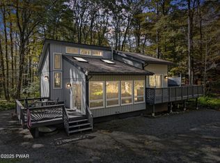 62 Sheffick Dr, Gouldsboro, PA 18424