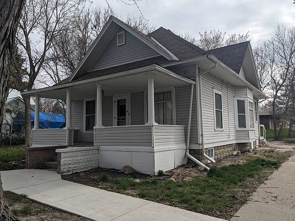 4th image of 709 N St