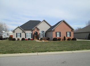 1651 Castleton Dr, Madisonville, KY 42431