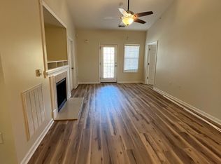 616 Marshtree Ln UNIT 301, Fayetteville, NC 28314