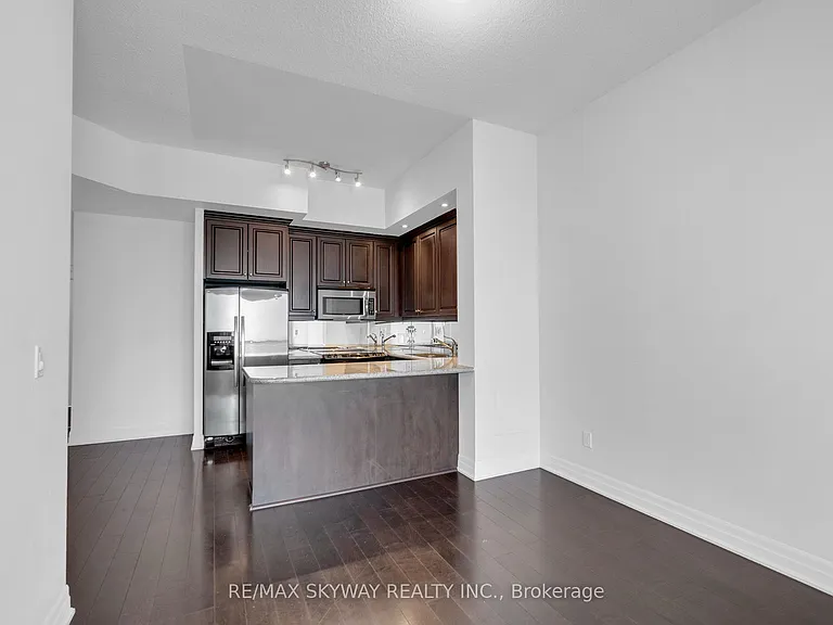 628 Fleet St #LPH03 — Photo 19