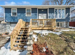 6812 Kelburn Ln NE, Cedar Rapids, IA 52402