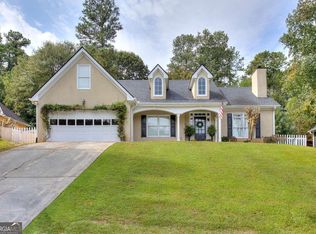 215 Thornbush Ln, Lawrenceville, GA 30046