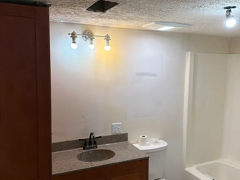 750 Franklin Ave — Photo 19