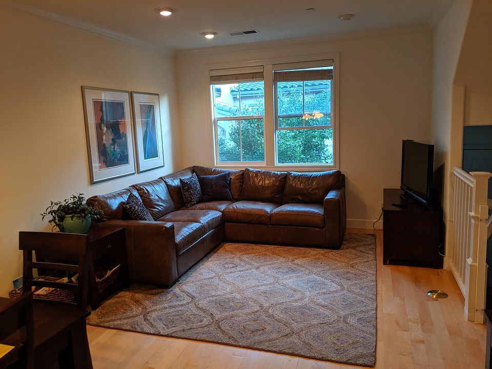 Living Room (2nd Floor)