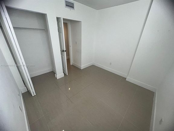 4th image of 2345 NE 135th St APT 207