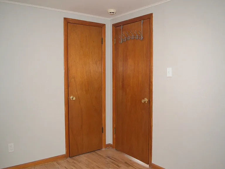 416 Victoria Dr — Photo 20