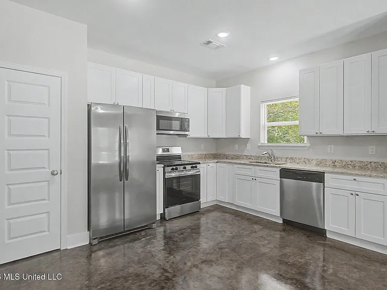 12297 Massachusetts Rd #B — Photo 3