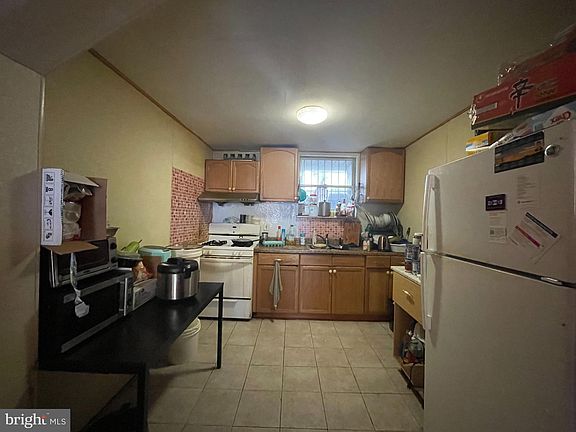 3rd image of 2426 S Sheridan St
