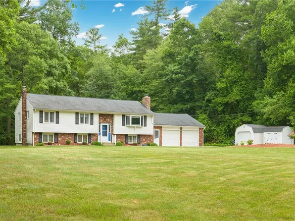 20 Harry L Andrews Rd, West Greenwich, RI 02817