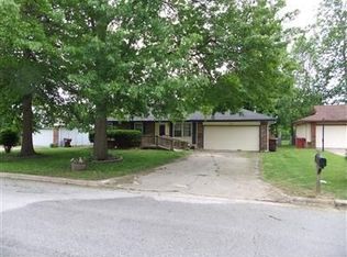 3722 S Hillcrest Ave, Springfield, MO 65807