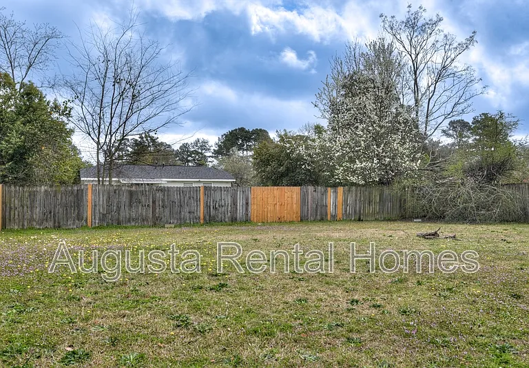 3330 Young Forest Dr — Photo 31