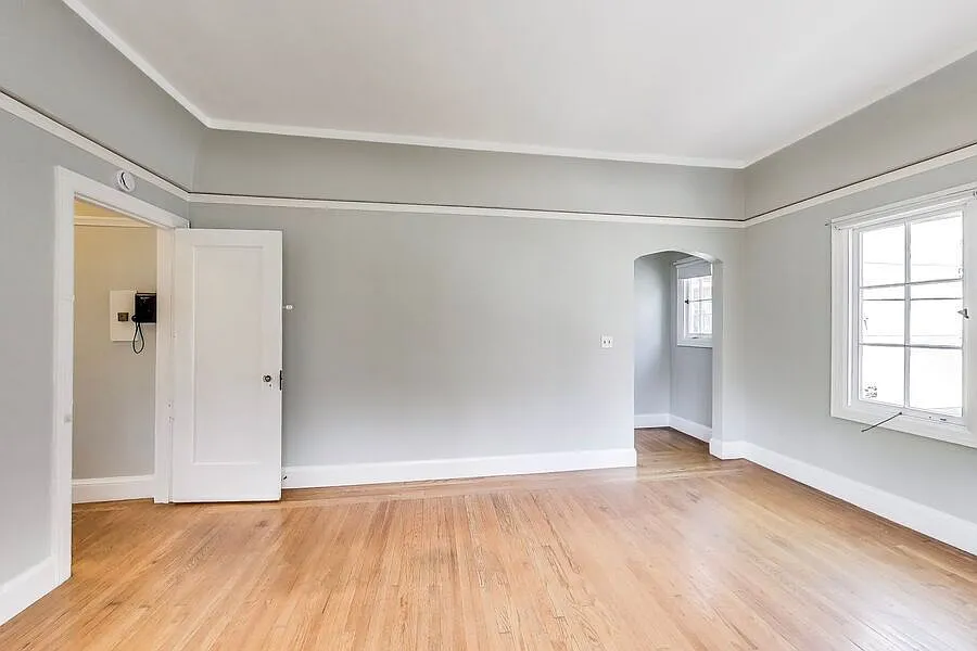 Building Photo - 11 Warren Ave #8