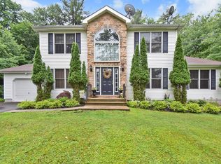 135 Cranberry Dr, Blakeslee, PA 18610