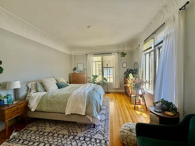 2335 Larkin St #32 — Photo 6