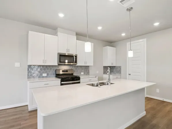 3109 Quiet Sunset Dr, Houston, TX 77080