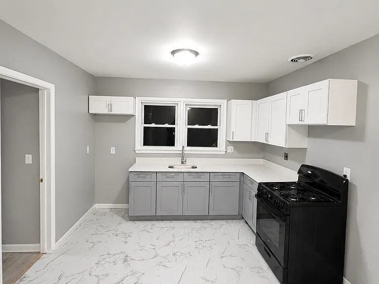 158 3rd Ave #2R — Photo 13