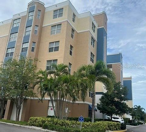 2nd image of 960 Starkey Rd APT 4205