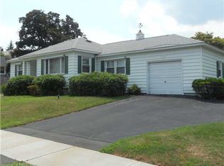 30 Edgewood St, Bristol, CT 06010