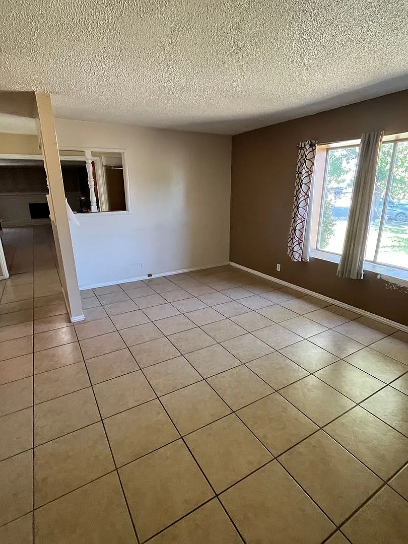 Coming Soon 3-Bedroom, 2-Bathroom Home for Rent — Photo 4