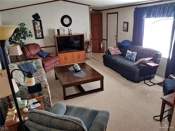 2nd image of 401 Castle Palm Dr