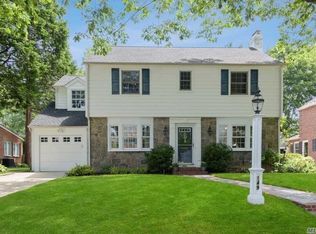 149 Tullamore Rd, Garden City, NY 11530