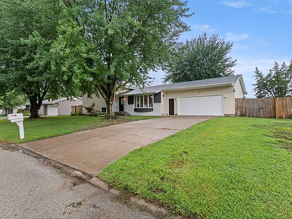 5th image of 225 Melodie Ln
