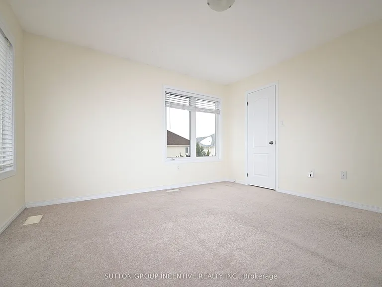 90 Sovereigns Gate #29 — Photo 28