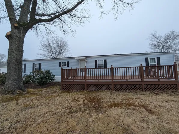 31 Seabreeze Dr, North Hampton, NH 03862