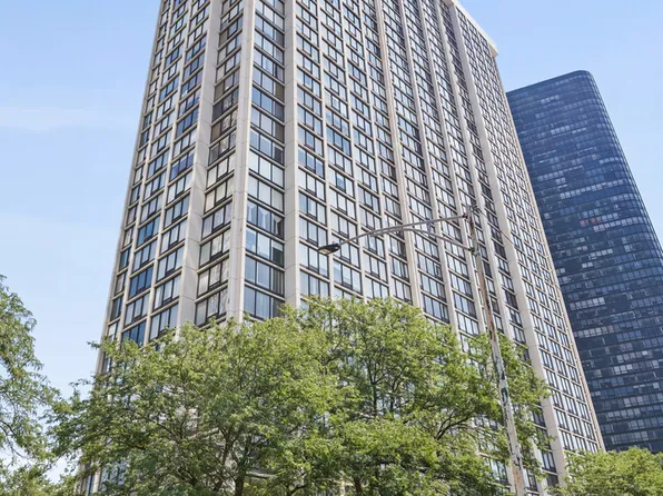 5445 N Sheridan Rd APT 2008, Chicago, IL 60640