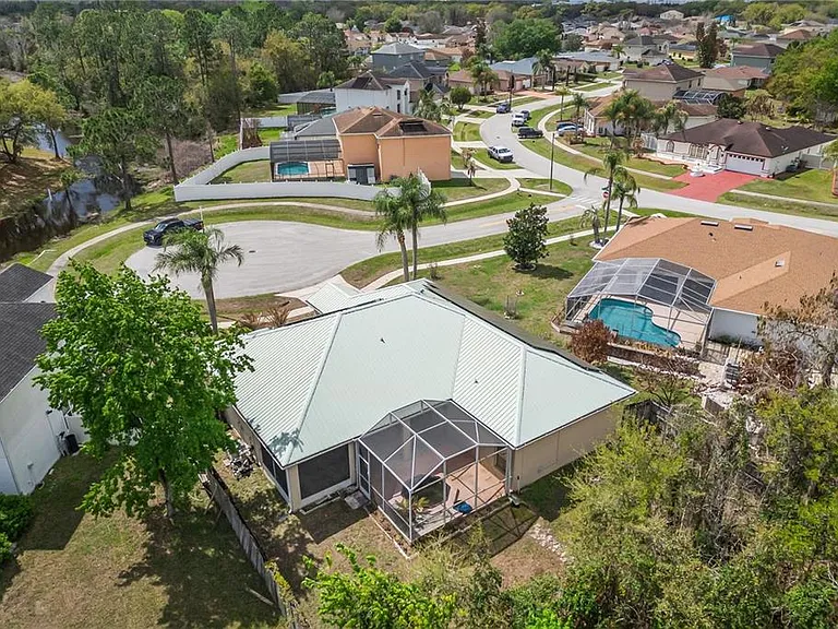 603 Pinehurst Ct — Photo 45