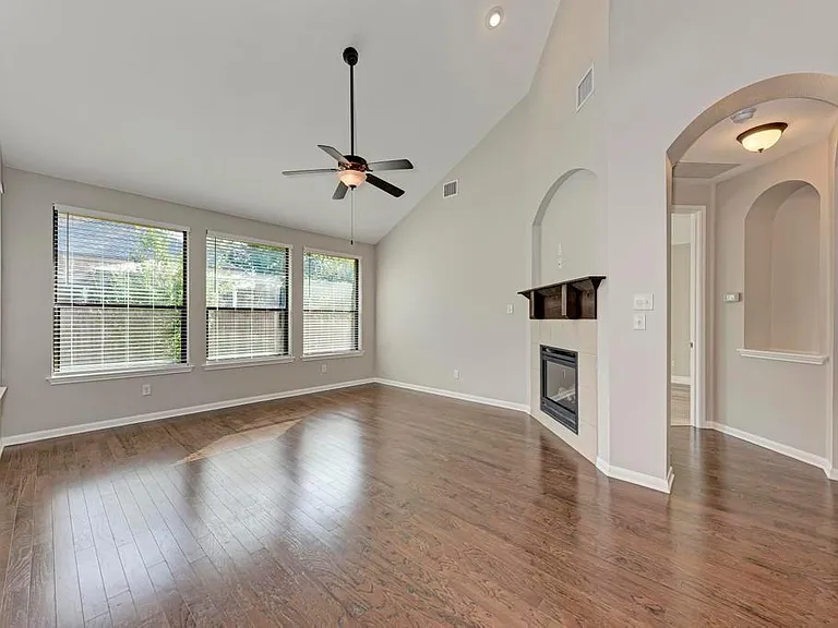 6805 Barstow Ct — Photo 17