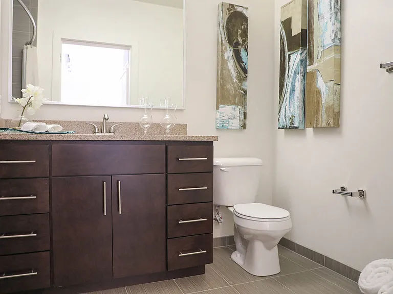 Mocha Style Bath