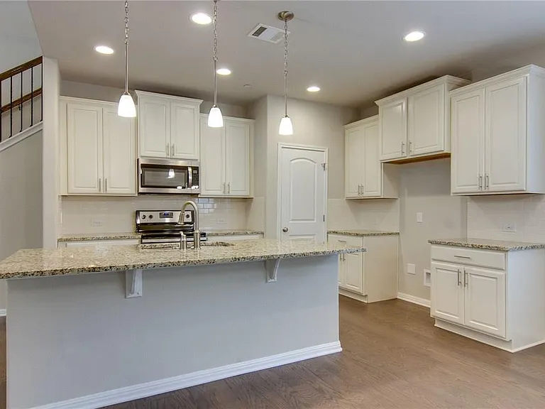 3240 E Whitestone Blvd #85 — Photo 10