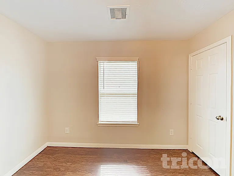 21427 Wilona Way — Photo 9