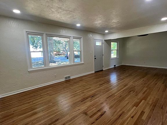 5th image of 1732 S Lancaster Avenue