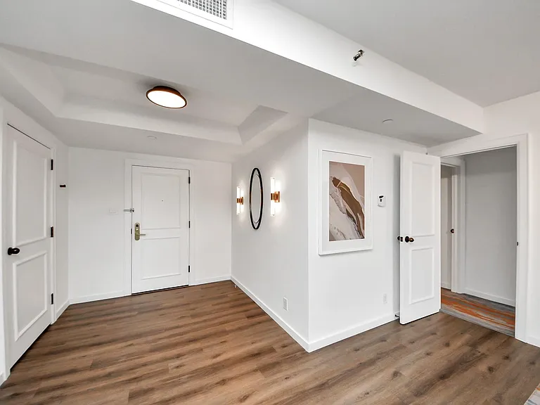 1300 Lamar St #S9 — Photo 18
