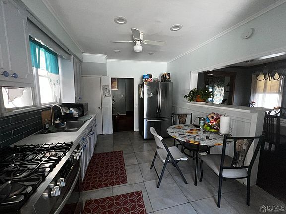 3rd image of 299 Glenwood Ave